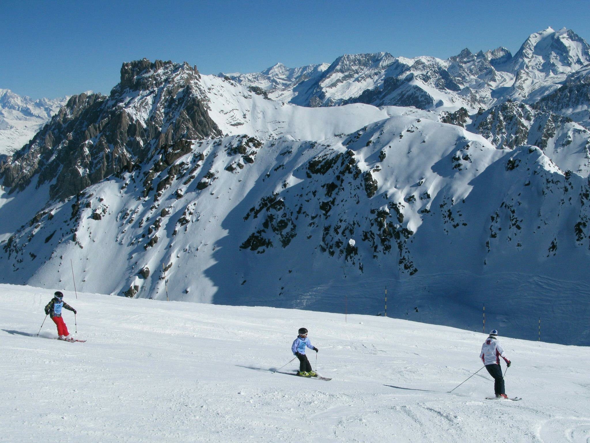 名人之选丨法国阿尔卑斯高雪维尔Courchevel7晚8日冬季滑雪SPA假期【专车接驳+中文司导+滑雪通票+地道体验】_八大洲旅游