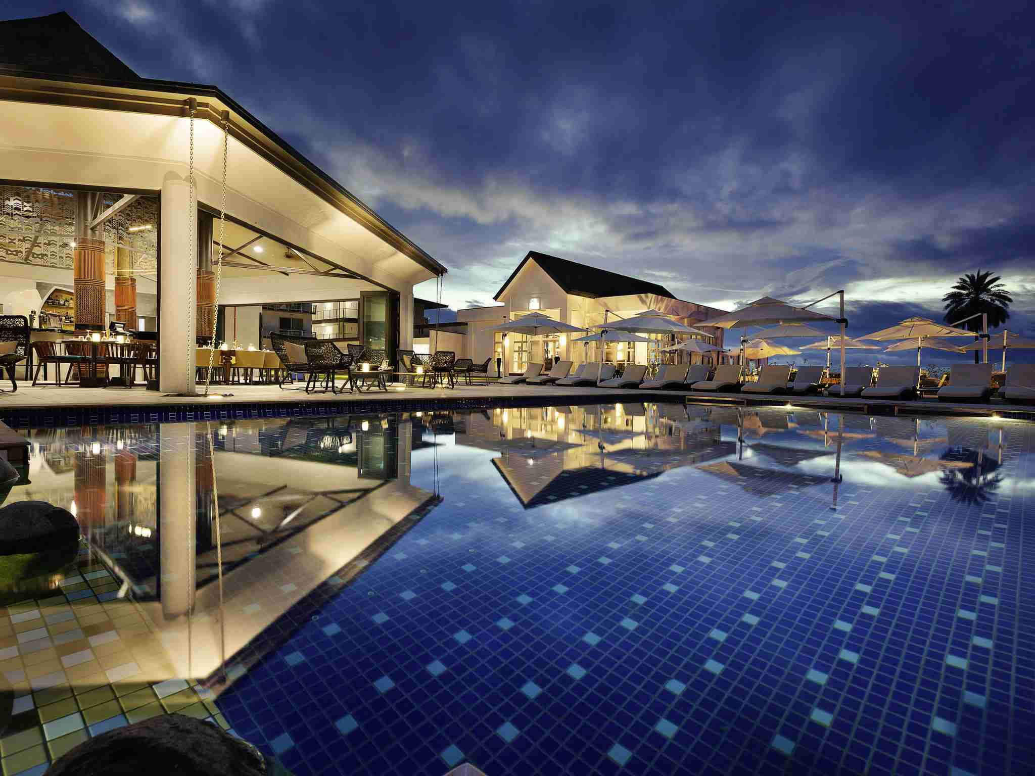 pullman-nadi-bay-resort-and-spa-fiji-hotel